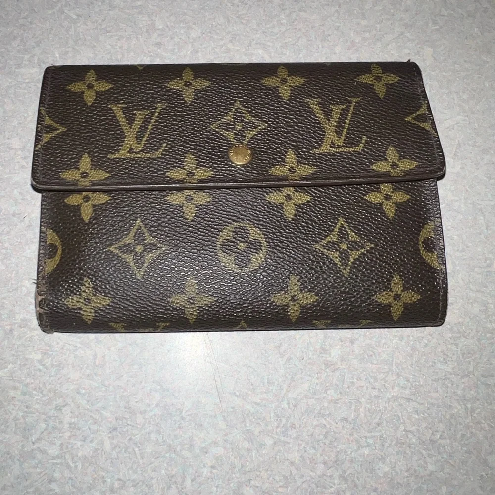 Vintage Louis Vuitton Brown and Gold Monogram - Picture 3 of 13